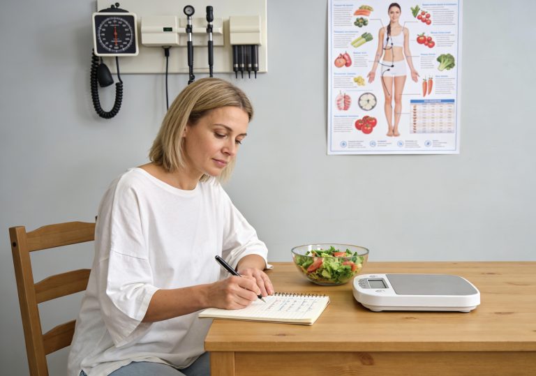 The initial phase of the record-keeping weight loss method: a natural weight loss strategy without dieting.